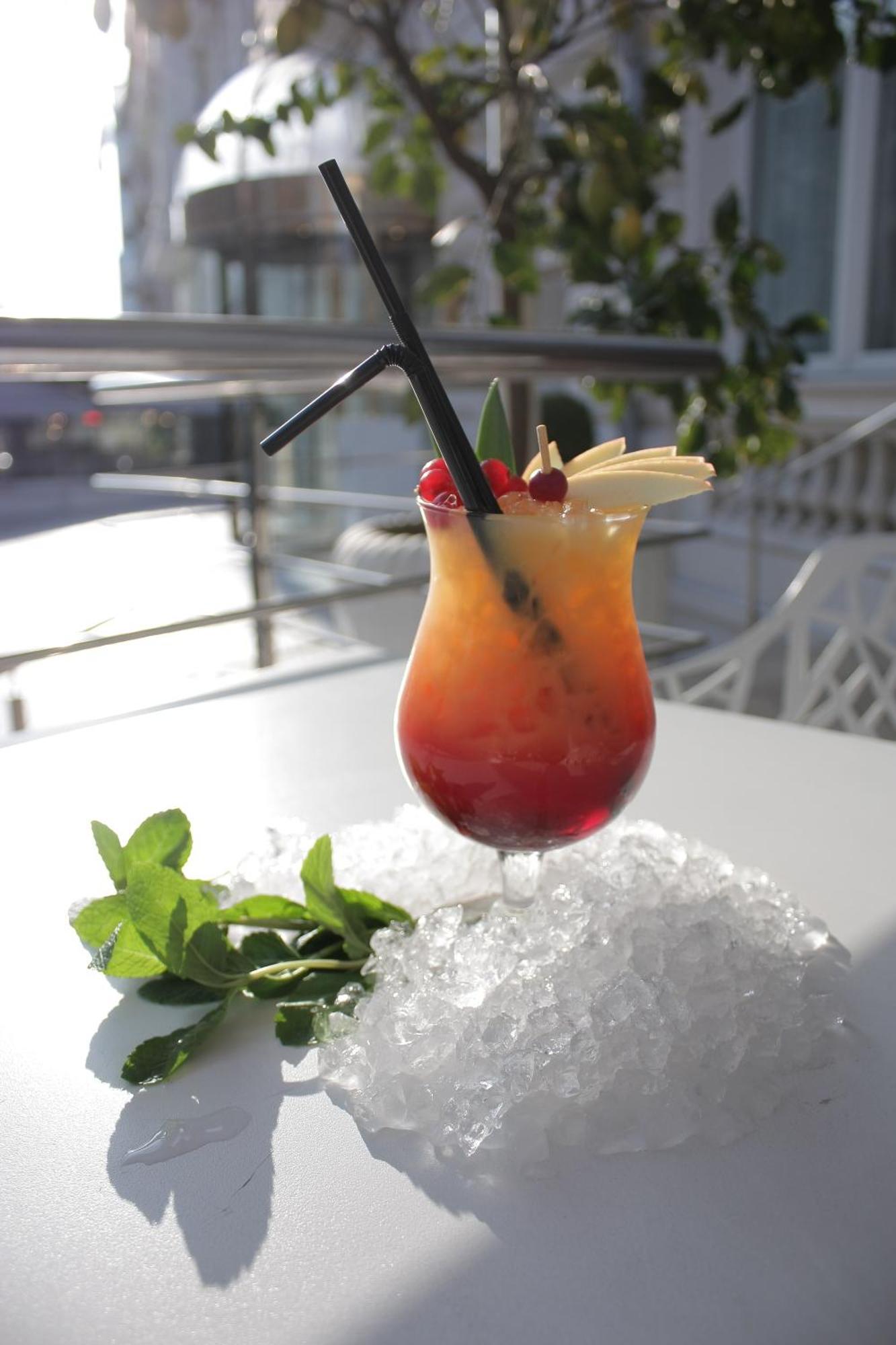 Boscolo Nice Hotel & Spa المظهر الخارجي الصورة A Hurricane cocktail